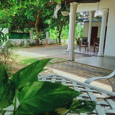 Sidhangana Home Stay Anuradhapura Esterno foto